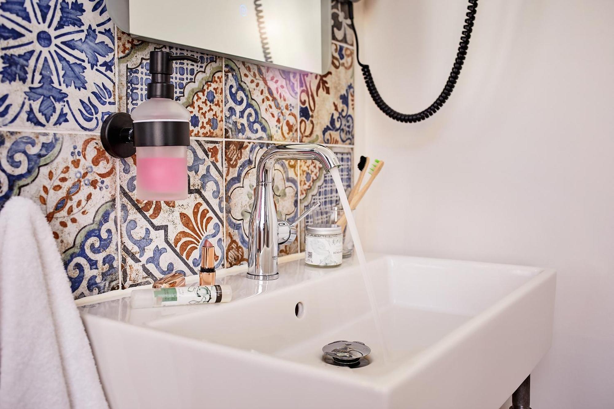 Hotel Am Chlodwigplatz Koln Bagian luar foto